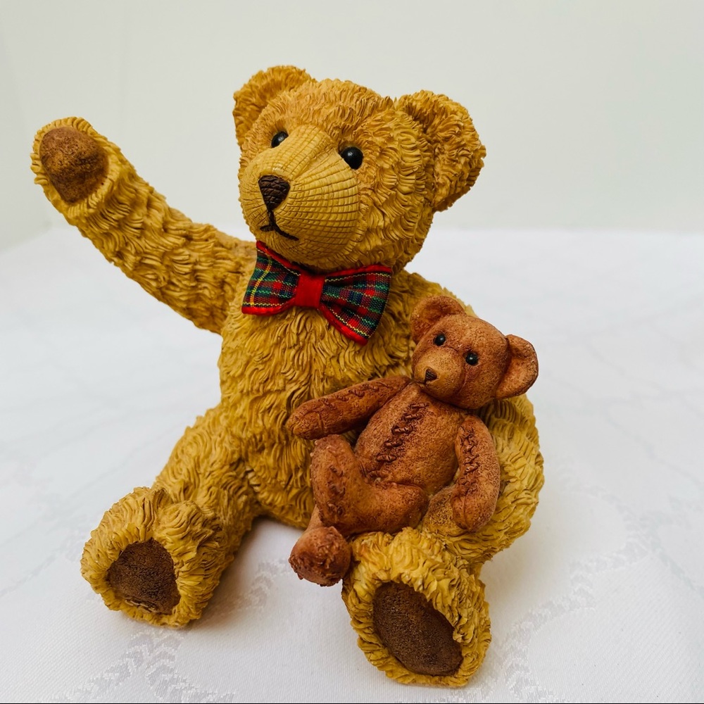 Goebel Bears Paw Prints 1997 Bunty Beau Bears Hand Painted Made In Germany